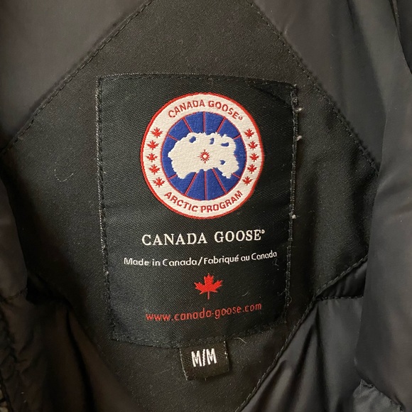 Canada Goose bomber jacket - Picture 2 of 7